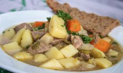 Eintopf auf Teller